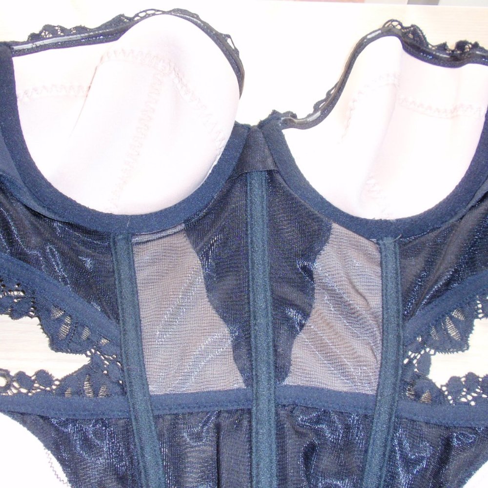 Gorgeous Corset Lingerie Nude & Black Lace - NWT - Picture 12 of 16